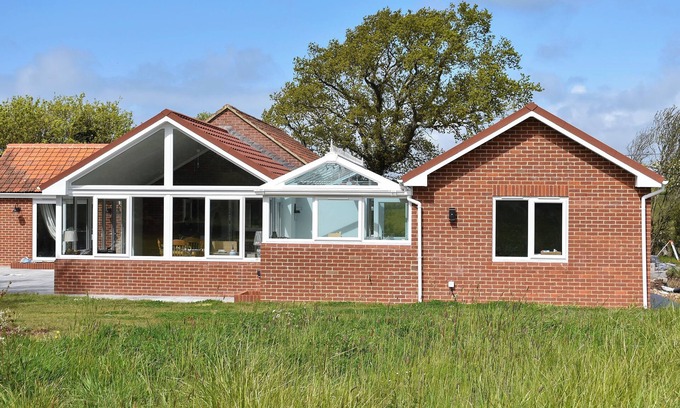 Cowes Cottage | A wonderful choice for an escape with friends.