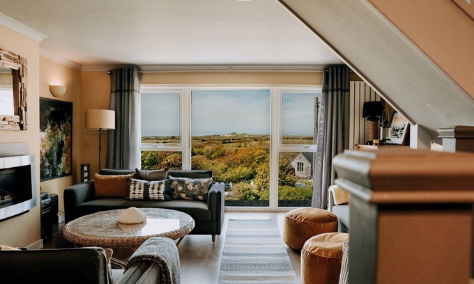 St Davids House | A wonderful contemporary house in the very heart of St Davids with wifi.