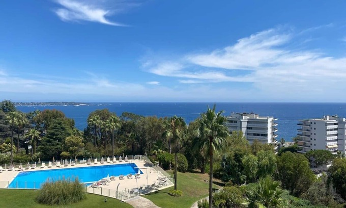 Vallauris Apartment | A023 - Magnifique studio avec vue mer panoramique