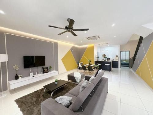 Tebrau House | A14 Glenmarie 38 Austin