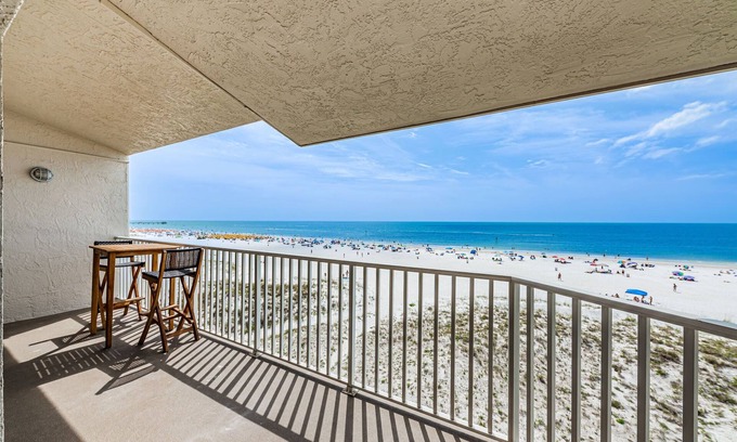 Clearwater Beach Condo | A17 - Villas of Clearwater Beach | Beachfront Condo