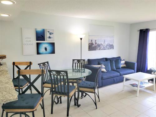 Crescent Beach Apartment | A1A Brownwaves