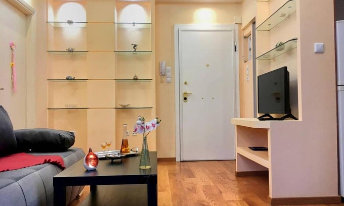 Vouliagmeni Apartment | A2 Cute Vouliagmeni Apt in a Unique Spot