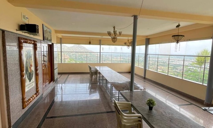 Kolar House | A2- Hill View Stay Kolar