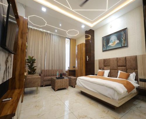 Bullawala Hotel | Aayu Residency