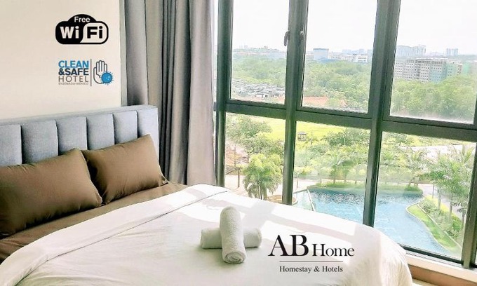 Masai Apartment | AB HOME "Sunset Suite" GREEN HAVEN #360"PooL View JB