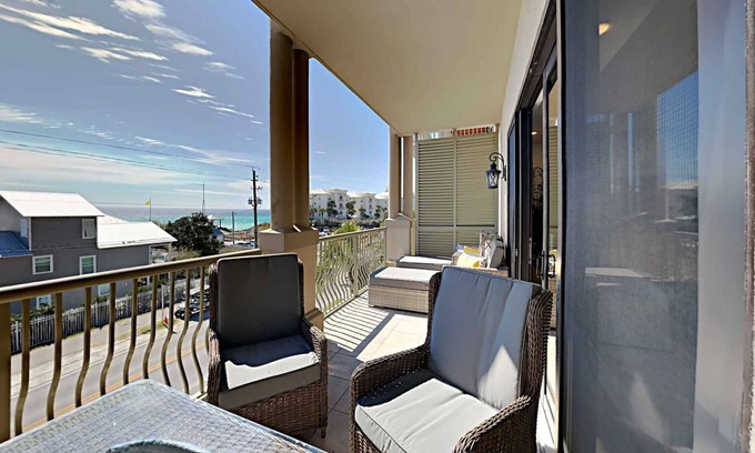 Santa Rosa Beach Condo | Abacos #304 - Community Pool + Walk to the Sand!