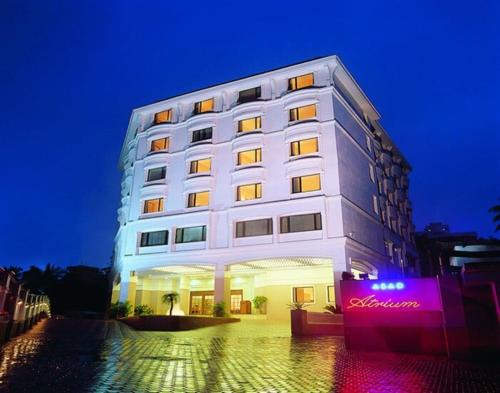 Shenoys Hotel | Abad Atrium