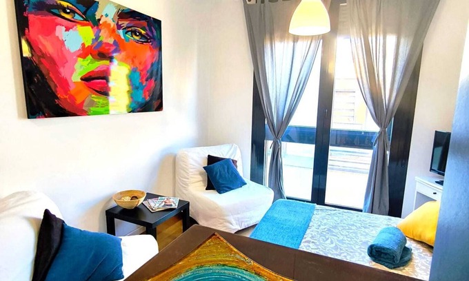 Alicante City Centre Apartment | ABAD STUDIO with views of the Santa Barbara Castle, 5 minutes from the beach