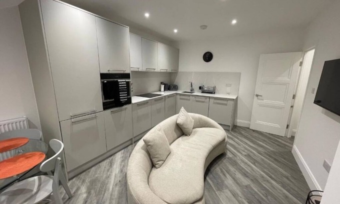 Reading City Centre Apartment | Abbey Corner By Nivaas 4n