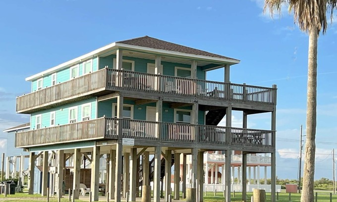 Port Bolivar House | Abby Sands Castle - 2ND ROW - Great views, easy access to quiet beach, WIFI!