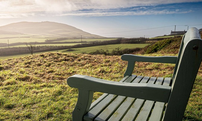 Garn Fadryn Cottage | Aberdaron-Lodge | Cosy Lodge with Sea Views, Sleeps 6