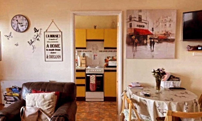 Central Aberdeen Apartment | Aberdeen City Centre Apartment With Private Balcony.