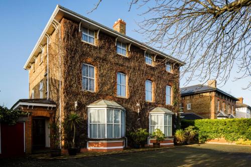 Ballsbridge House | Aberdeen Lodge