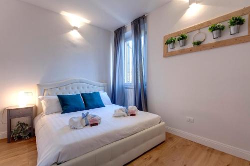 Santa Maria Novella Apartment | Abigail Apartment by Mamo Florence