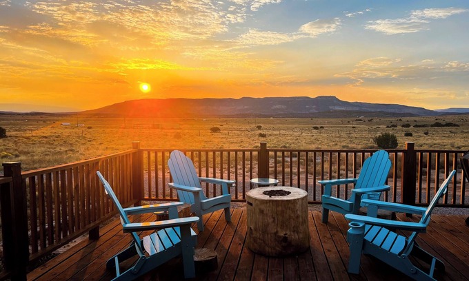 Youngsville House | Abiquiu Lake Retreat-nBeautiful views, full kitchen, WiFi ,family friendly home