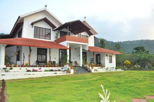 Virarajendrapet House | Abiyal Mountain Stay