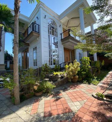 Muncar House | abneina pro homestay