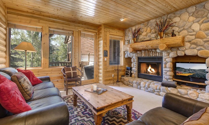Deer Valley Condo | Abode at Black Bear #253 | Private Hot Tub & Steps to Deer Valley Skiing