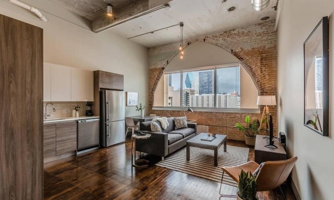 Downtown Dallas Apartment | Abode Dallas - Downtown Convention Center