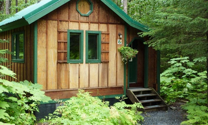 Seward Cabin | Abode Well Cabin King Bed WIFI Full Bath