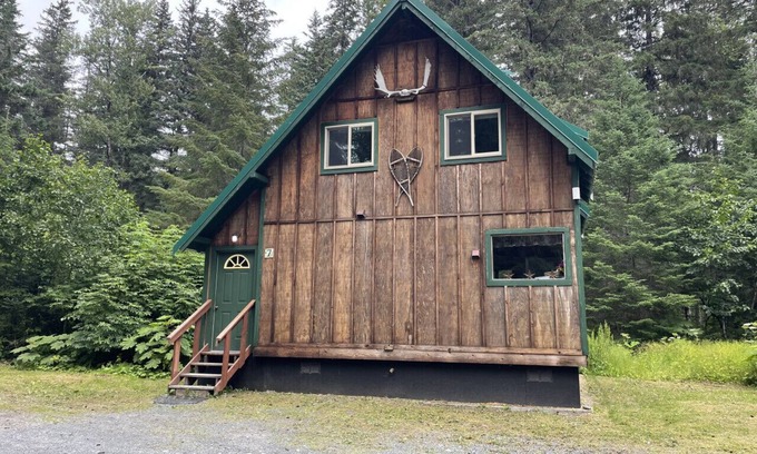 Seward Cabin | Abode Well Family Cabin 2 Bed Private Bath WI-FI
