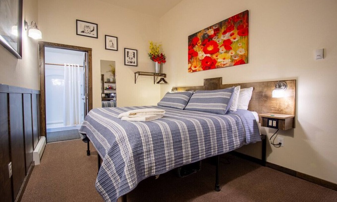 Seward Apartment | Abode Well King Studio - Private Entry, Bathroom
