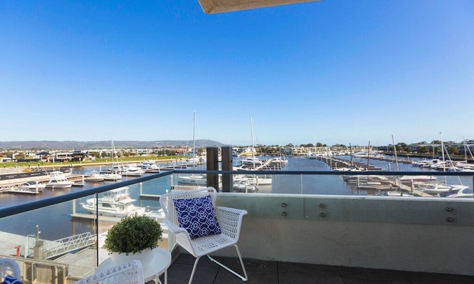 Safety Beach House | Aboslute waterfront, views of Martha Cove, brand new 3 bedroom apartment