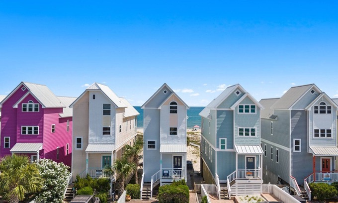 East End House | Above the Dune: Beachfront, Pet-Friendly – Sleeps 8