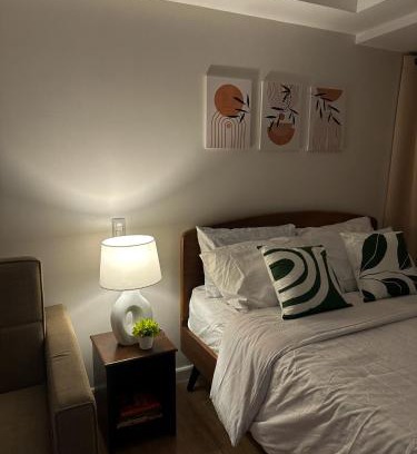 Poblacion District Apartment | Abreeza Place Tower 1 27th Floor, Wi-Fi 50mbps and Kitchen