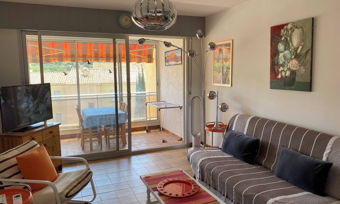 Sanary-sur-Mer Apartment | Absolute comfort in Sanary, l'appart de la mer, all on foot, air conditioning and garage