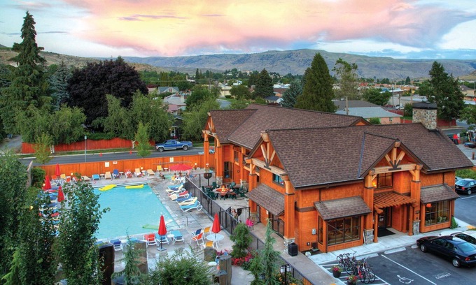 Chelan Resort | Absolutely gorgeous resort & condos !