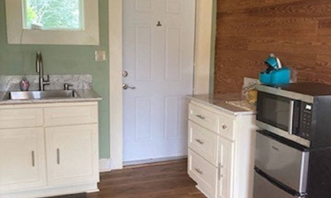 Palacios House | AC, Free WIFI - Sleeps 7 - Full Kitchen