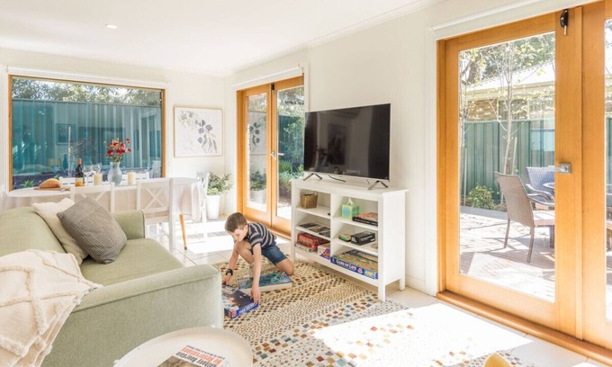 Trentham Cottage | Acacia Cottage in the heart of Trentham
