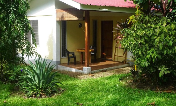 Mambajao House | ACACIA'S Cottages with Starlink Wifi