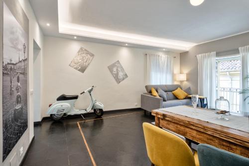 Roman Quarter Apartment | ACADAMIS - GARIBALDI 9 BIS - Piazza Castello
