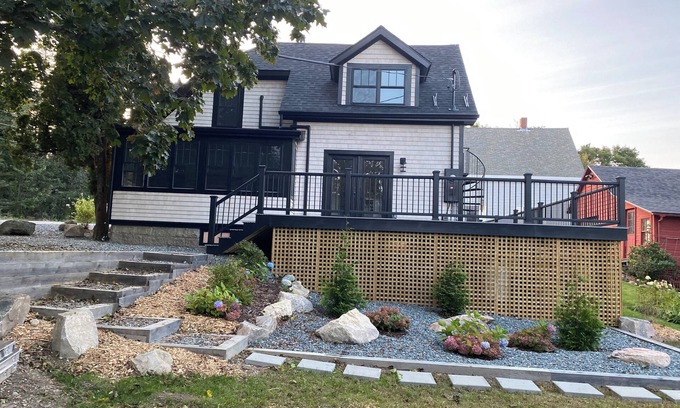 Bernard Cottage | “ACADIA NATIONAL PARK” Bernard Maine “QUEITSIDE”nNear Harbor “Pet Friendly”