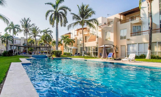 Granjas del Marques Apartment | Acapulco Caracol Diamante | Steps to the Beach