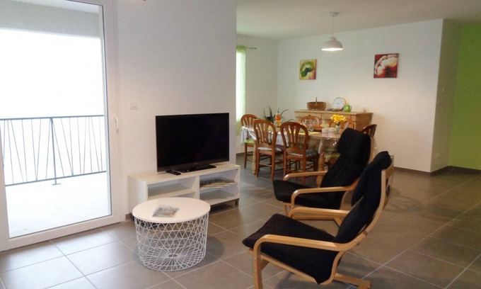 Saint-Genest-Malifaux Apartment | Accessible apartment, balcony, equipped kitchen, WiFi, linens provided