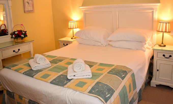 Bodyke House | Accessible-Double-Twin-House with Private Bathroom