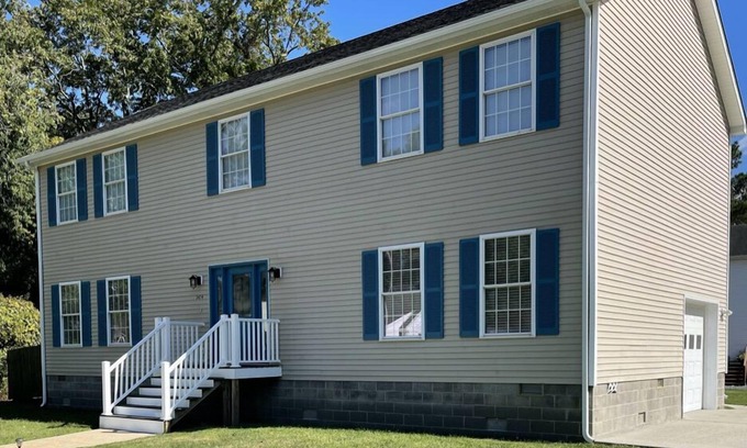 Chincoteague House | Accomac Apple - Spacious , close to town LINENS AND TOWELS PROVIDED , Patio