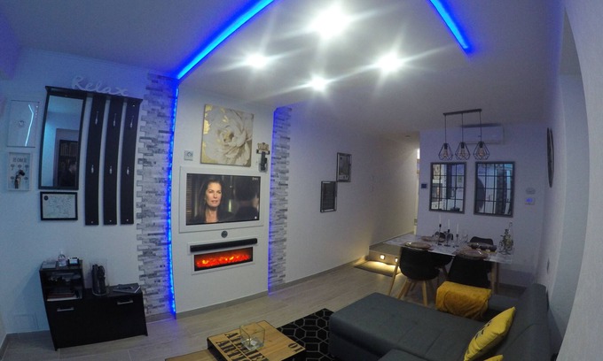 Beaumont-sur-Sarthe House | Accommodation at home