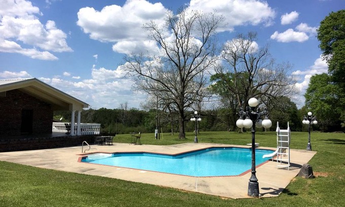 Magnolia Other | Accommodation ∙ 1 bedroom ∙ 18 guests