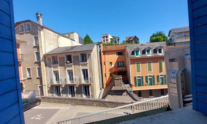 Lourdes Apartment | Accommodation in Le Bourg " appartement Fuchsia" in Lourdes (max 6 pers.)