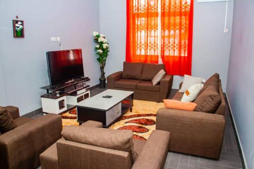Ngleshi Amanfro Apartment | Accra cosy homes - Krokobite Beach