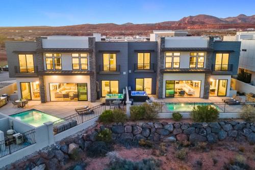 Washington House | Ace on the 8th home