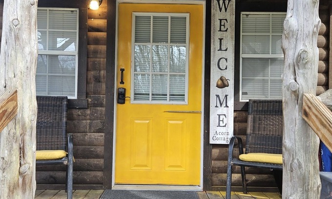 Logan Cabin | Acorn Cottage at Hocking Vacations