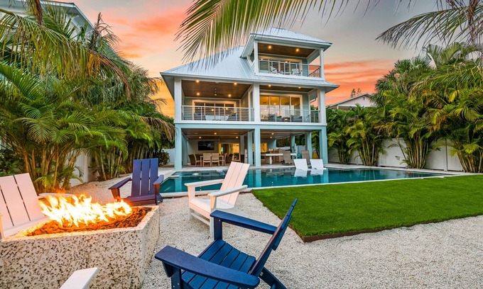 Anna Maria House | AcquaLuxe – AMI Luxury Canal-Front w/Pool, Spa & Dock Near Beaches