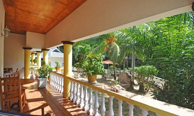 Praslin Island House | Acquario Villa