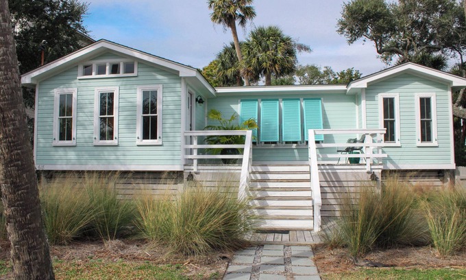 Folly Beach House | Across from the beach luxury~ Blue Moon